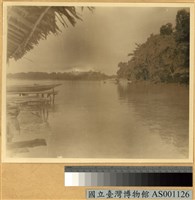 藏品(Supiori島干欄式建築與湖面景觀)的圖片